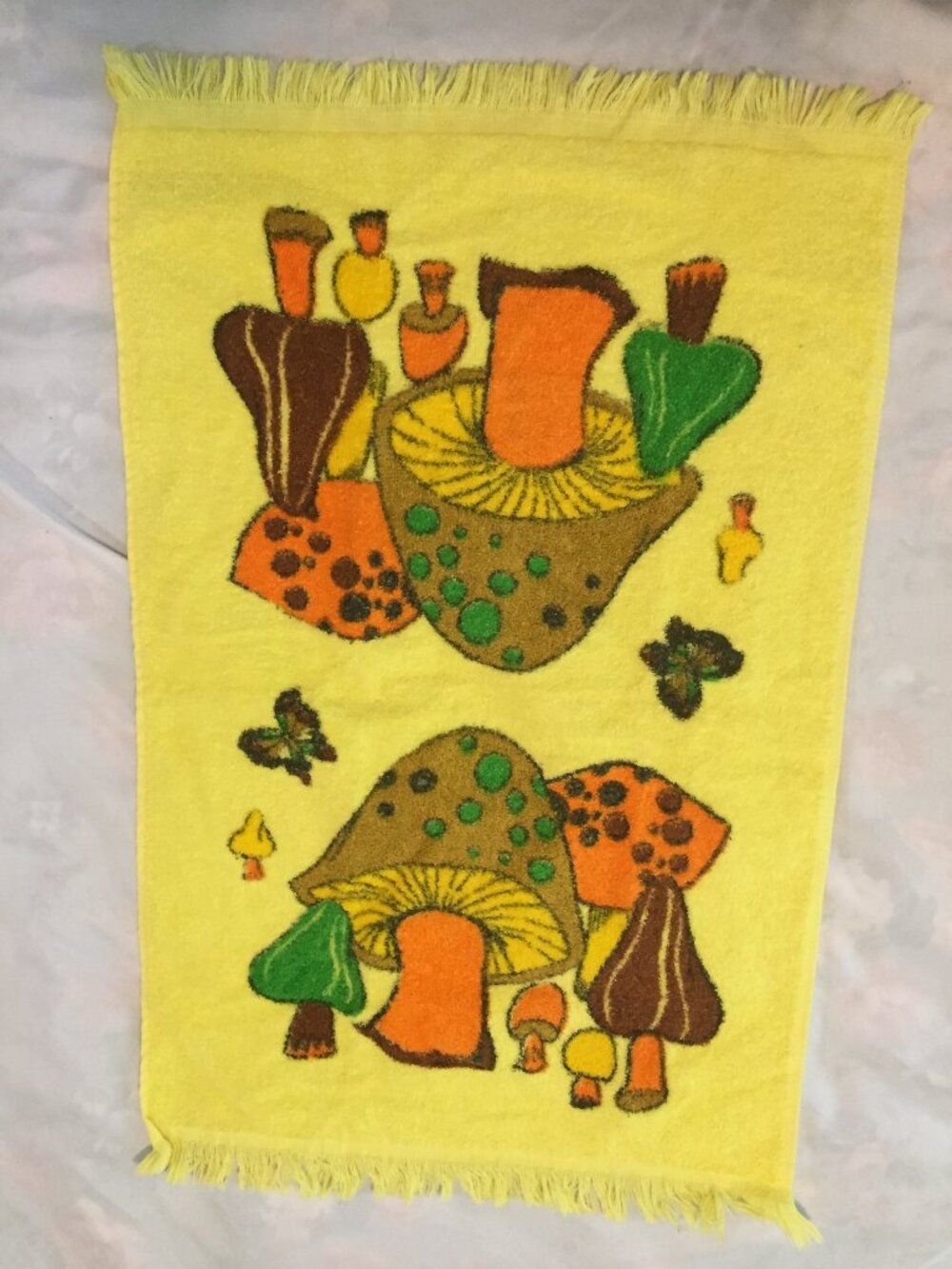 Vintage 70s CANNON Merry Mushroom Hand Towel Yellow Fringe Retro 15" x 30"
